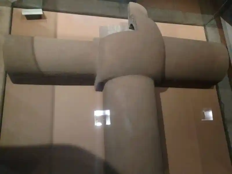 Lei Cheng Uk Han, cross-shaped tomb